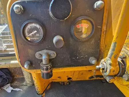 Grondschuivers 1980 Komatsu D65P-6 (18)