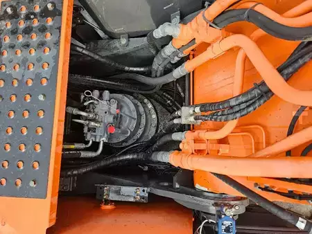 Hydraulic Excavators 2014 Hitachi ZX250LC-5B (12)