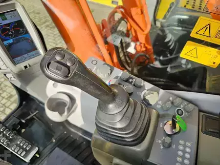 Hydraulic Excavators 2014 Hitachi ZX250LC-5B (20)