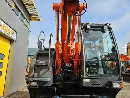Mobil gravemaskin 2008 Hitachi ZX140W-3 (10)