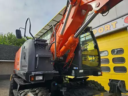 Mobil gravemaskin 2008 Hitachi ZX140W-3 (11)