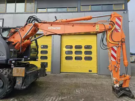 Mobil gravemaskin 2008 Hitachi ZX140W-3 (12)