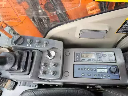 Mobil gravemaskin 2008 Hitachi ZX140W-3 (22)