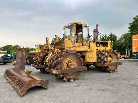 Sonstige 1978 Caterpillar 825 + porte engins (1)