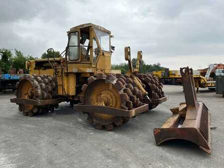 Sonstige 1978 Caterpillar 825 + porte engins (2)