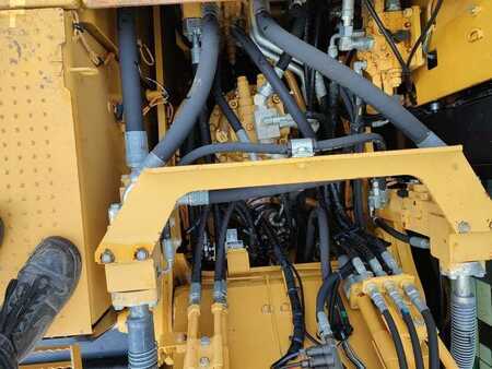 Kettenbagger 2012 Caterpillar 320E L (44)