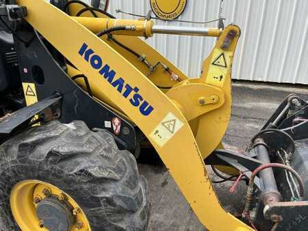 Komatsu WA65-5