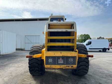 Pale Gommate 1980 IH PAYLOADER 540 SERIES A (10)