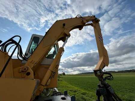 Liebherr A924 LITRONIC