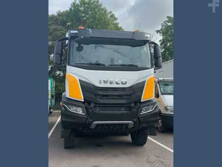 BLEND SUR PORTEUR IVECO XWAY 460