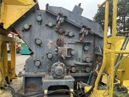 Komatsu A PERCUSSION BR100R