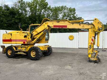 Mobilní bagry 2008 Liebherr A900 C LITRONIC (1)