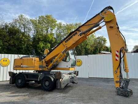 Umschlagbagger 2011 Liebherr A904C Litronic (1)