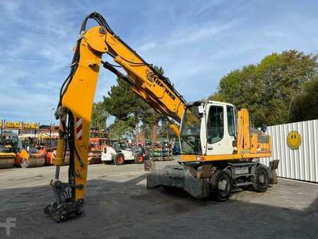 Umschlagbagger 2011 Liebherr A904C Litronic (3)