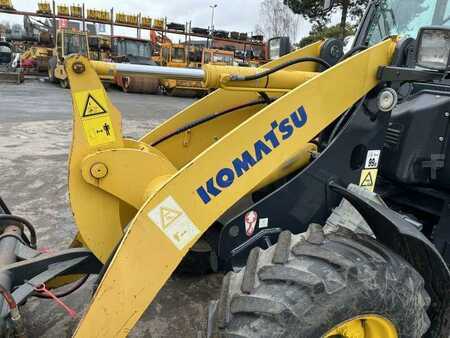 Komatsu WA65-5