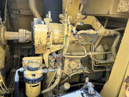 Chargeuse sur chenilles 1999 Caterpillar 953C2 (32)