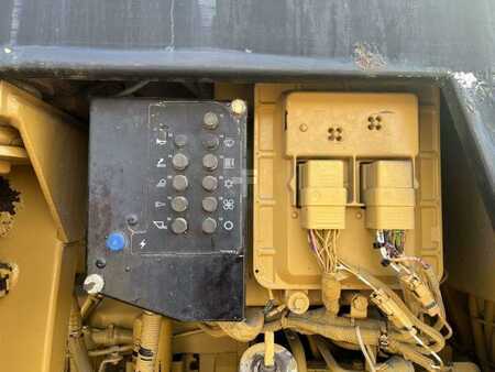 Chargeuse sur chenilles 1999 Caterpillar 953C2 (35)