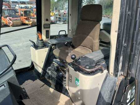 Chargeuse sur chenilles 1999 Caterpillar 953C2 (44)
