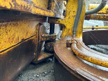 Bulldozer 1987 Caterpillar D4H LGP (10)