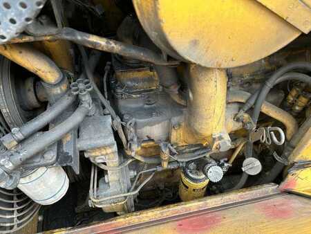 Bulldozer 1987 Caterpillar D4H LGP (18)
