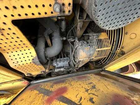 Bulldozer 1987 Caterpillar D4H LGP (21)