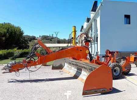 Niveleuse 2022 Agrotécnica V5000CCM-DC (1)