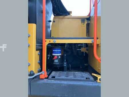 Overslagmachines 2019 Volvo EW240EMH (22)