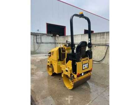 Rolos em tandem 2019 Caterpillar CB1.7 (3)