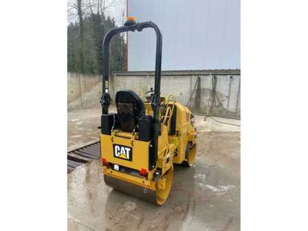 Rolos em tandem 2019 Caterpillar CB1.7 (4)