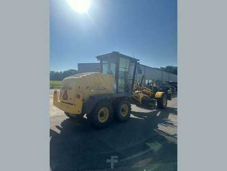 Grader 2007 New Holland Construction F106.6A 6X6 MACHINE SUISSE (5)