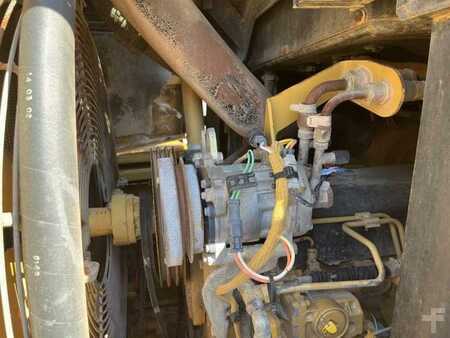 Chargeuse sur chenilles 2002 Caterpillar 963C - POUR PIECES (39)