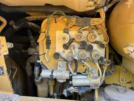Chargeuse sur chenilles 2002 Caterpillar 963C - POUR PIECES (43)