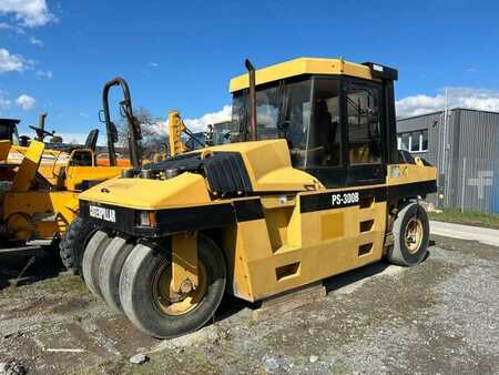 Válce s gumovými koly 2004 Caterpillar PS300B (18)
