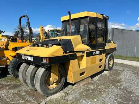 Válce s gumovými koly 2004 Caterpillar PS300B (20)