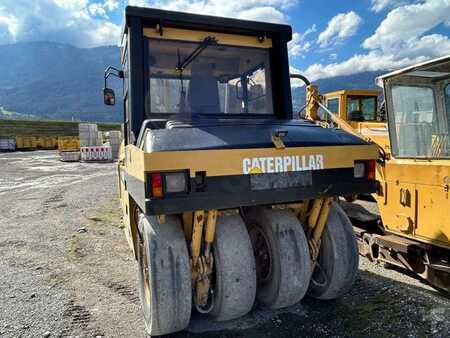 Válce s gumovými koly 2004 Caterpillar PS300B (24)