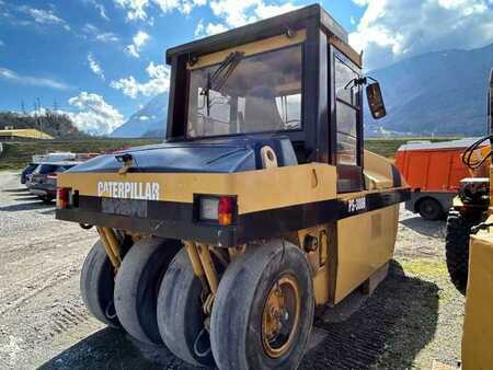 Válce s gumovými koly 2004 Caterpillar PS300B (25)
