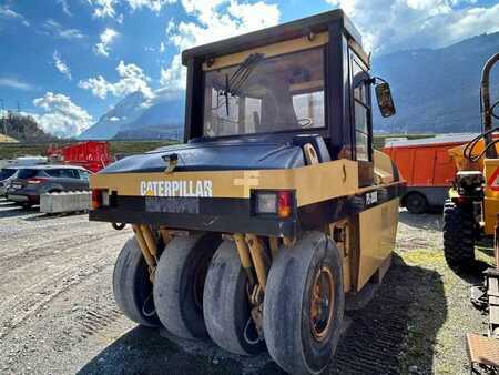 Válce s gumovými koly 2004 Caterpillar PS300B (26)