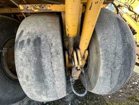 Válce s gumovými koly 2004 Caterpillar PS300B (39)