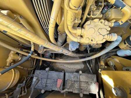 Válce s gumovými koly 2004 Caterpillar PS300B (42)