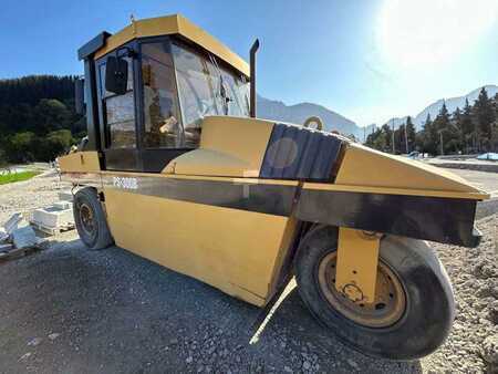 Válce s gumovými koly 2004 Caterpillar PS300B (5)