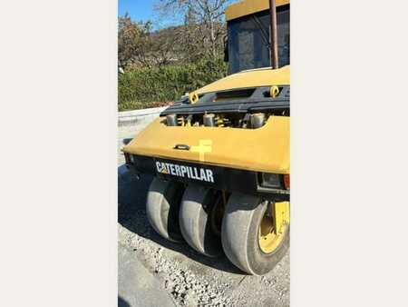 Válce s gumovými koly 2004 Caterpillar PS300B (9)