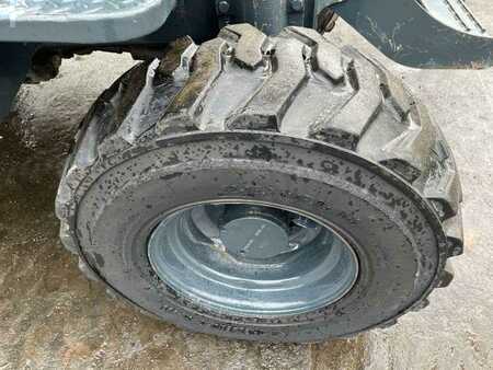 Mobilní bagry 2013 Hyundai ROBEX 55W-9 / R55W-9 (28)