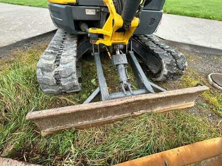 Mini Escavatori 2012 New Holland Construction E50B SR (10)