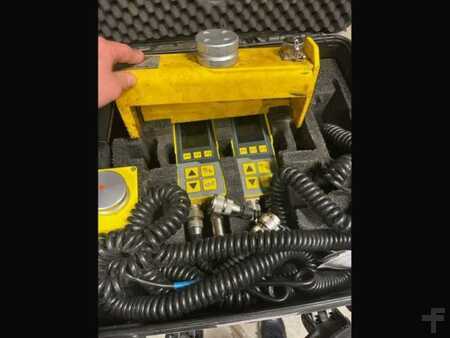 Slipform pavers 2019 Volvo P2820D MACHINE SUISSE (9)