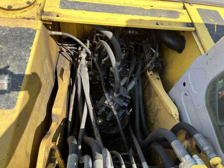 Telakaivinkoneet  2007 New Holland Construction E215B (36)