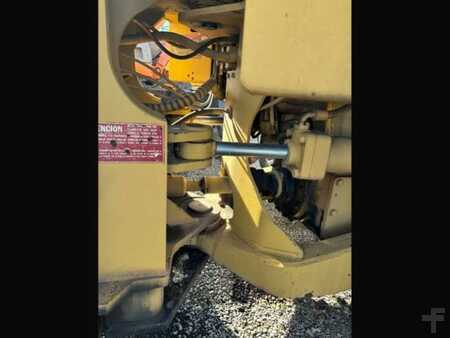 Telaketjupuskutraktorit 1990 Caterpillar 824C DEPOT MADRID (8)