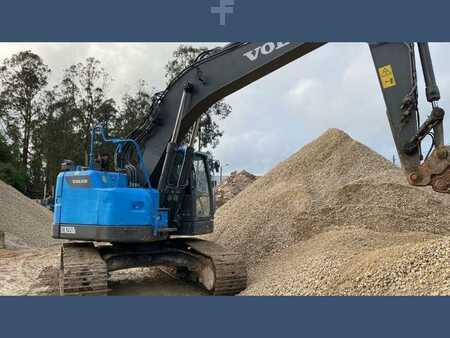Escavadora de rastos 2013 Volvo ECR235DL (2)
