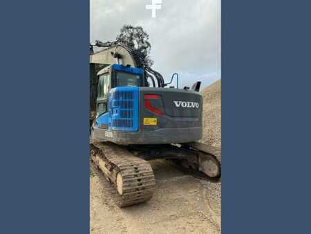 Escavadora de rastos 2013 Volvo ECR235DL (8)