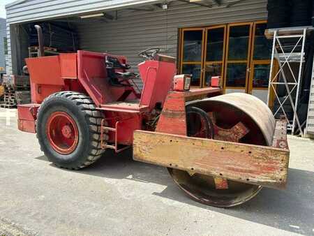 Sheepsfoot rollers 1990 Bitelli BORA C 80 MACHINE SUISSE (1)
