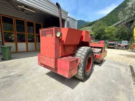Sheepsfoot rollers 1990 Bitelli BORA C 80 MACHINE SUISSE (12)